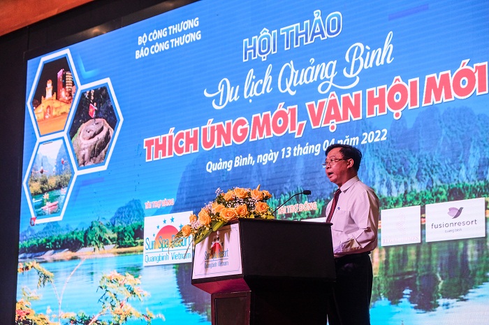 Ông Phạm Văn Thủy, Phó Tổng cục trưởng Tổng cục Du lịch phát biểu tại Hội thảo